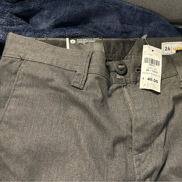Boys grey Volcom pants. NWT. Size 26; Would typically fit a 12-14 yr old. - Picture 2 of 2